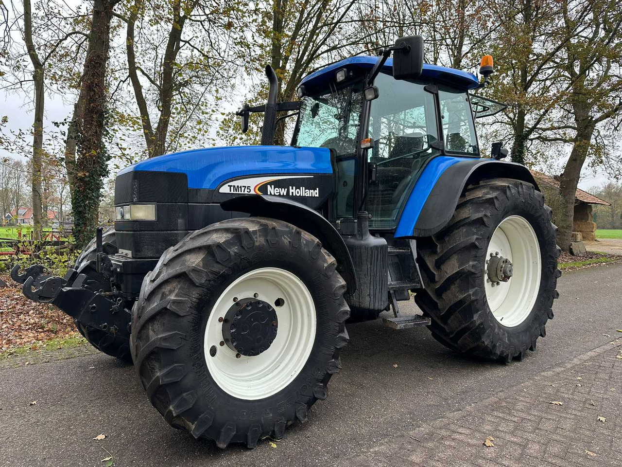 2004 NEW HOLLAND T/M 175 FOUR WHEEL DRIVE FARM TRACTOR - Tractor agricol: Foto 1 2004 NEW HOLLAND T/M 175 FOUR WHEEL DRIVE FARM TRACTOR - Tractor agricol: Foto 1