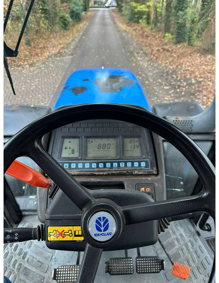 2004 NEW HOLLAND T/M 175 FOUR WHEEL DRIVE FARM TRACTOR - Tractor agricol: Foto 5 2004 NEW HOLLAND T/M 175 FOUR WHEEL DRIVE FARM TRACTOR - Tractor agricol: Foto 5