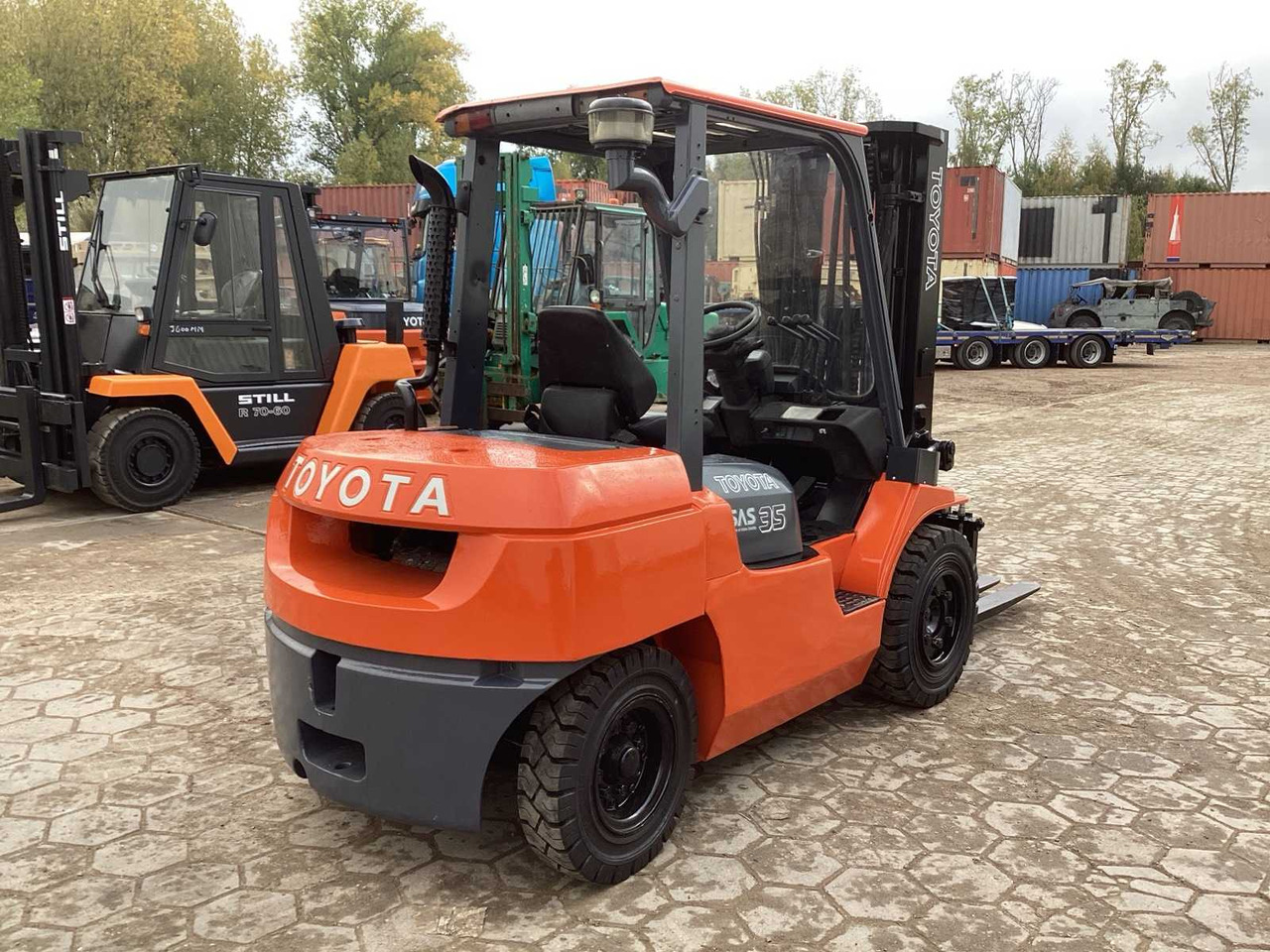 2004 TOYOTA 7FD35 FORKLIFT - Motostivuitor: Foto 3 2004 TOYOTA 7FD35 FORKLIFT - Motostivuitor: Foto 3