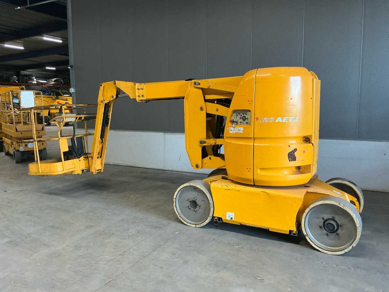 2005 MANITOU 120 AETJ AERIAL PLATFORM - Autopropulsată platformă: Foto 3 2005 MANITOU 120 AETJ AERIAL PLATFORM - Autopropulsată platformă: Foto 3