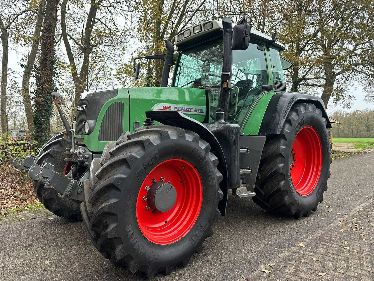 2006 FENDT 818 VARIO TMS ALL-WHEEL DRIVE FARM TRACTOR - Tractor agricol: Foto 1 2006 FENDT 818 VARIO TMS ALL-WHEEL DRIVE FARM TRACTOR - Tractor agricol: Foto 1