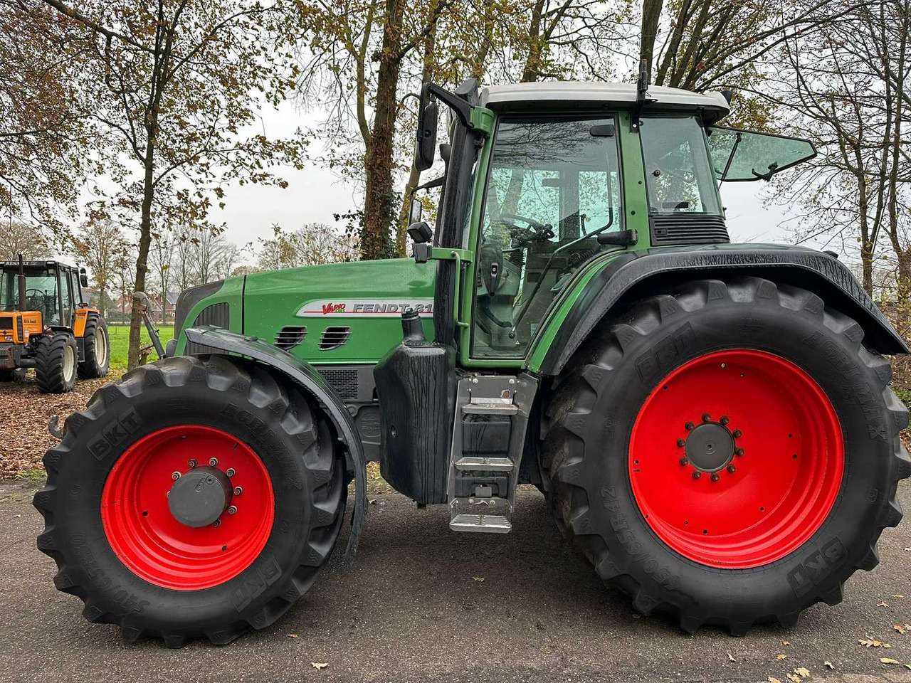 2006 FENDT 818 VARIO TMS ALL-WHEEL DRIVE FARM TRACTOR - Tractor agricol: Foto 4 2006 FENDT 818 VARIO TMS ALL-WHEEL DRIVE FARM TRACTOR - Tractor agricol: Foto 4