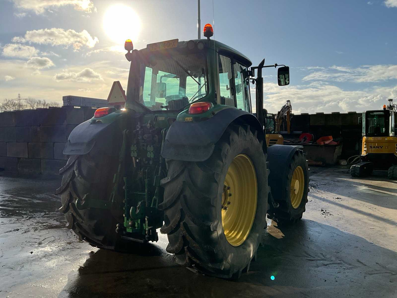 2007 JOHN DEERE 6820 FOUR WHEEL DRIVE FARM TRACTOR - Tractor agricol: Foto 4 2007 JOHN DEERE 6820 FOUR WHEEL DRIVE FARM TRACTOR - Tractor agricol: Foto 4