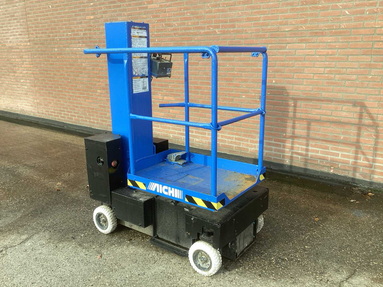 2008 AICHI SV 04 B AERIAL PLATFORM - Autopropulsată platformă: Foto 3 2008 AICHI SV 04 B AERIAL PLATFORM - Autopropulsată platformă: Foto 3