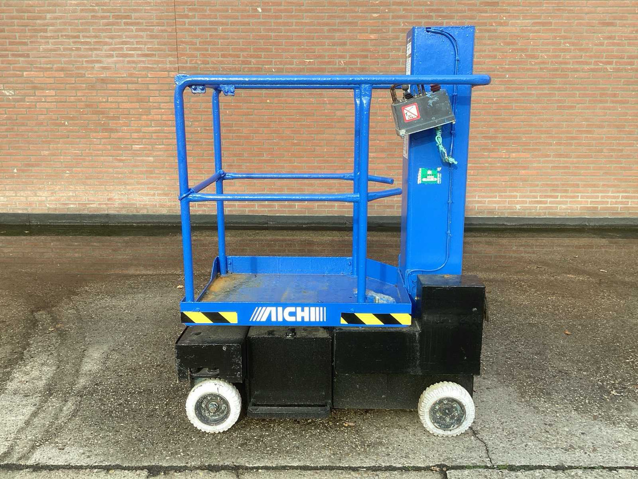 2008 AICHI SV 04 B AERIAL PLATFORM - Autopropulsată platformă: Foto 2 2008 AICHI SV 04 B AERIAL PLATFORM - Autopropulsată platformă: Foto 2