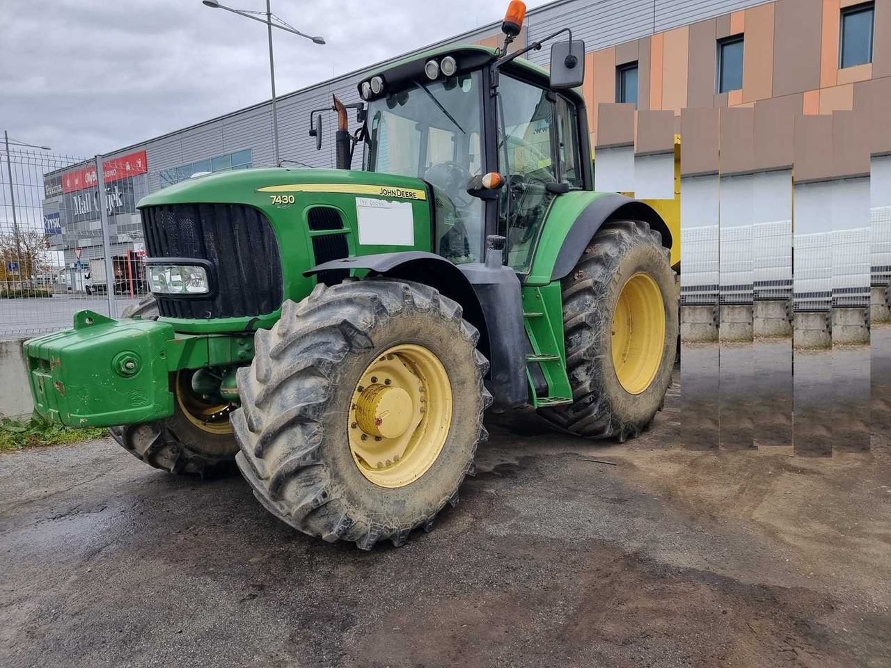 2009 -JOHN DEERE - 7430 MW2 CD44 - 4-WHEEL DRIVE TRACTOR - Tractor agricol: Foto 1 2009 -JOHN DEERE - 7430 MW2 CD44 - 4-WHEEL DRIVE TRACTOR - Tractor agricol: Foto 1