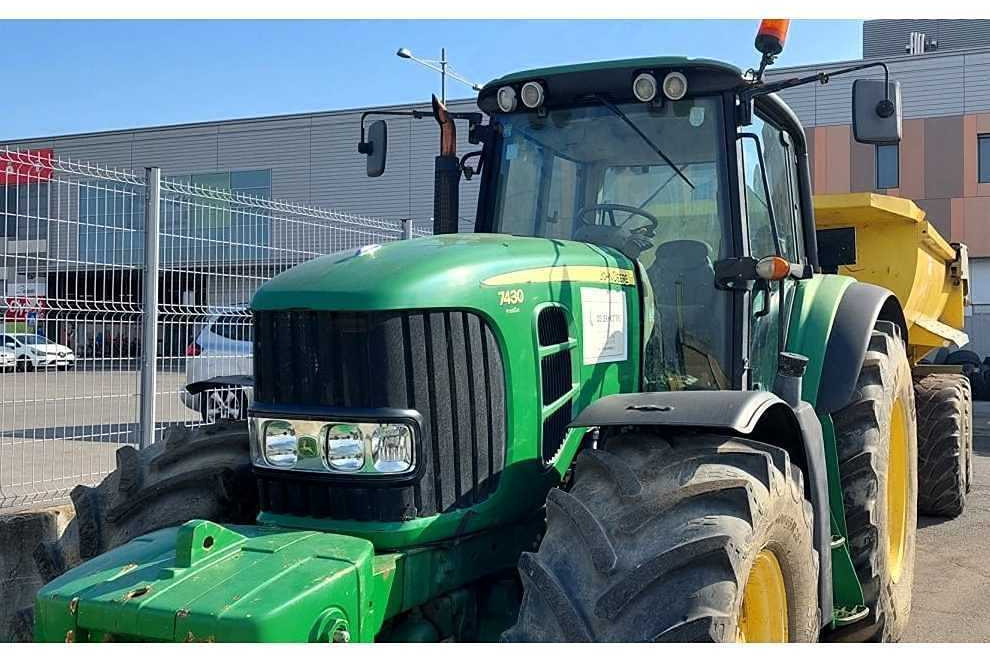 2009 -JOHN DEERE - 7430 MW2 CD44 - 4-WHEEL DRIVE TRACTOR - Tractor agricol: Foto 5 2009 -JOHN DEERE - 7430 MW2 CD44 - 4-WHEEL DRIVE TRACTOR - Tractor agricol: Foto 5
