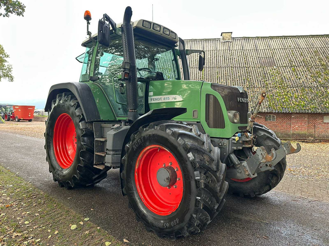 2010 FENDT 415 VARIO TMS ALL-WHEEL DRIVE AGRICULTURAL TRACTOR - Tractor agricol: Foto 3 2010 FENDT 415 VARIO TMS ALL-WHEEL DRIVE AGRICULTURAL TRACTOR - Tractor agricol: Foto 3