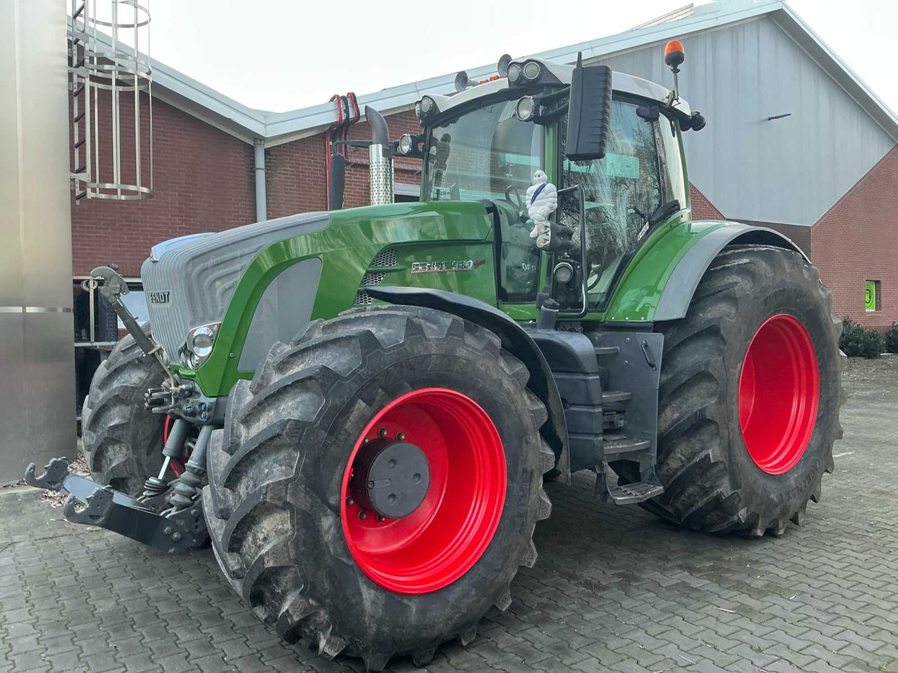 2010 FENDT 930 VARIO ALL-WHEEL DRIVE FARM TRACTOR - Tractor agricol: Foto 1 2010 FENDT 930 VARIO ALL-WHEEL DRIVE FARM TRACTOR - Tractor agricol: Foto 1
