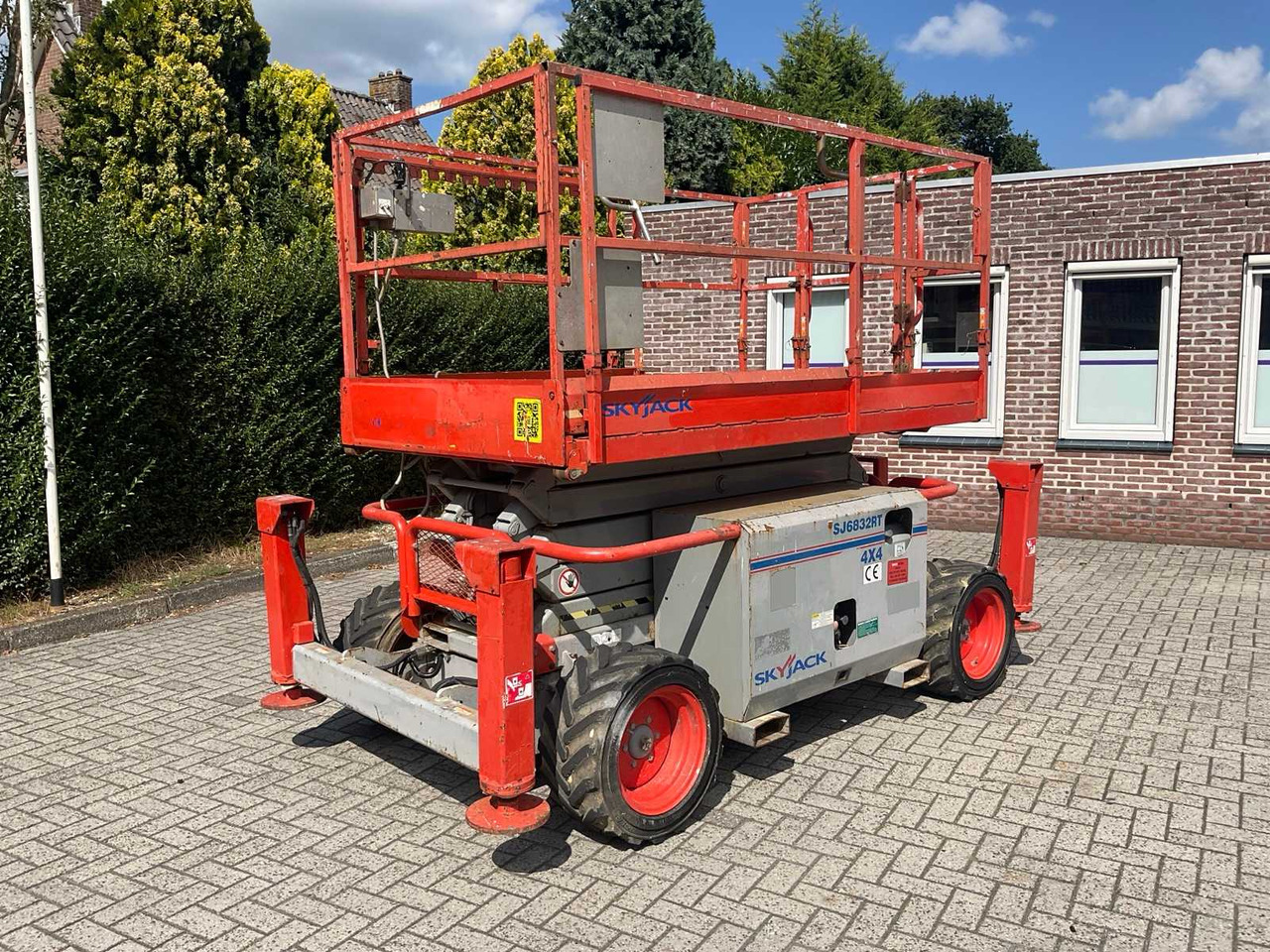 2010 SKY JACK SJ 6832 RT AERIAL PLATFORM - Autopropulsată platformă: Foto 2 2010 SKY JACK SJ 6832 RT AERIAL PLATFORM - Autopropulsată platformă: Foto 2