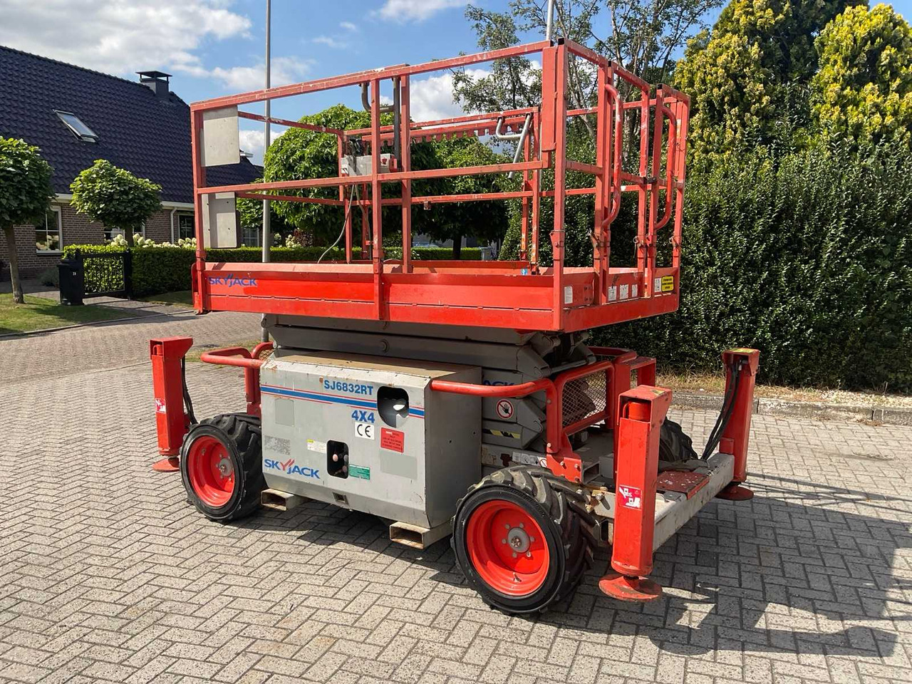 2010 SKY JACK SJ 6832 RT AERIAL PLATFORM - Autopropulsată platformă: Foto 3 2010 SKY JACK SJ 6832 RT AERIAL PLATFORM - Autopropulsată platformă: Foto 3