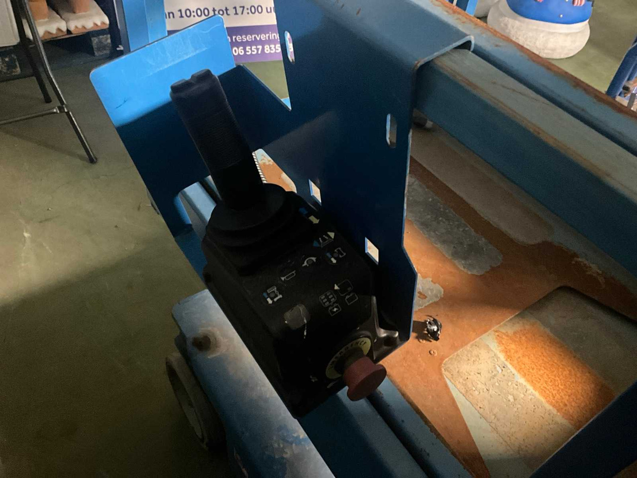 2011 GENIE GRC-12 AERIAL PLATFORM - Autopropulsată platformă: Foto 4 2011 GENIE GRC-12 AERIAL PLATFORM - Autopropulsată platformă: Foto 4