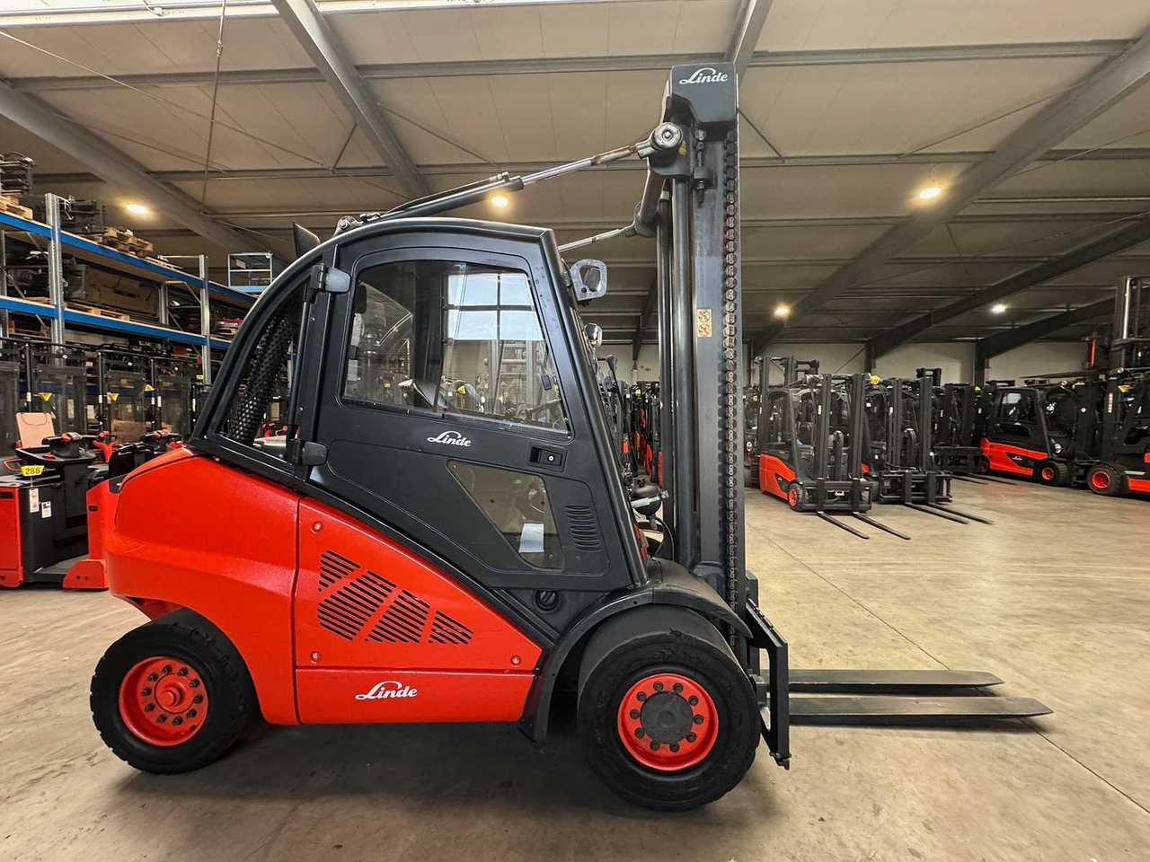 2011 LINDE H50D 5,000KG 3RD VALVE CAB DIESEL FORKLIFT VW ENGINE FORKLIFT - Motostivuitor: Foto 5 2011 LINDE H50D 5,000KG 3RD VALVE CAB DIESEL FORKLIFT VW ENGINE FORKLIFT - Motostivuitor: Foto 5