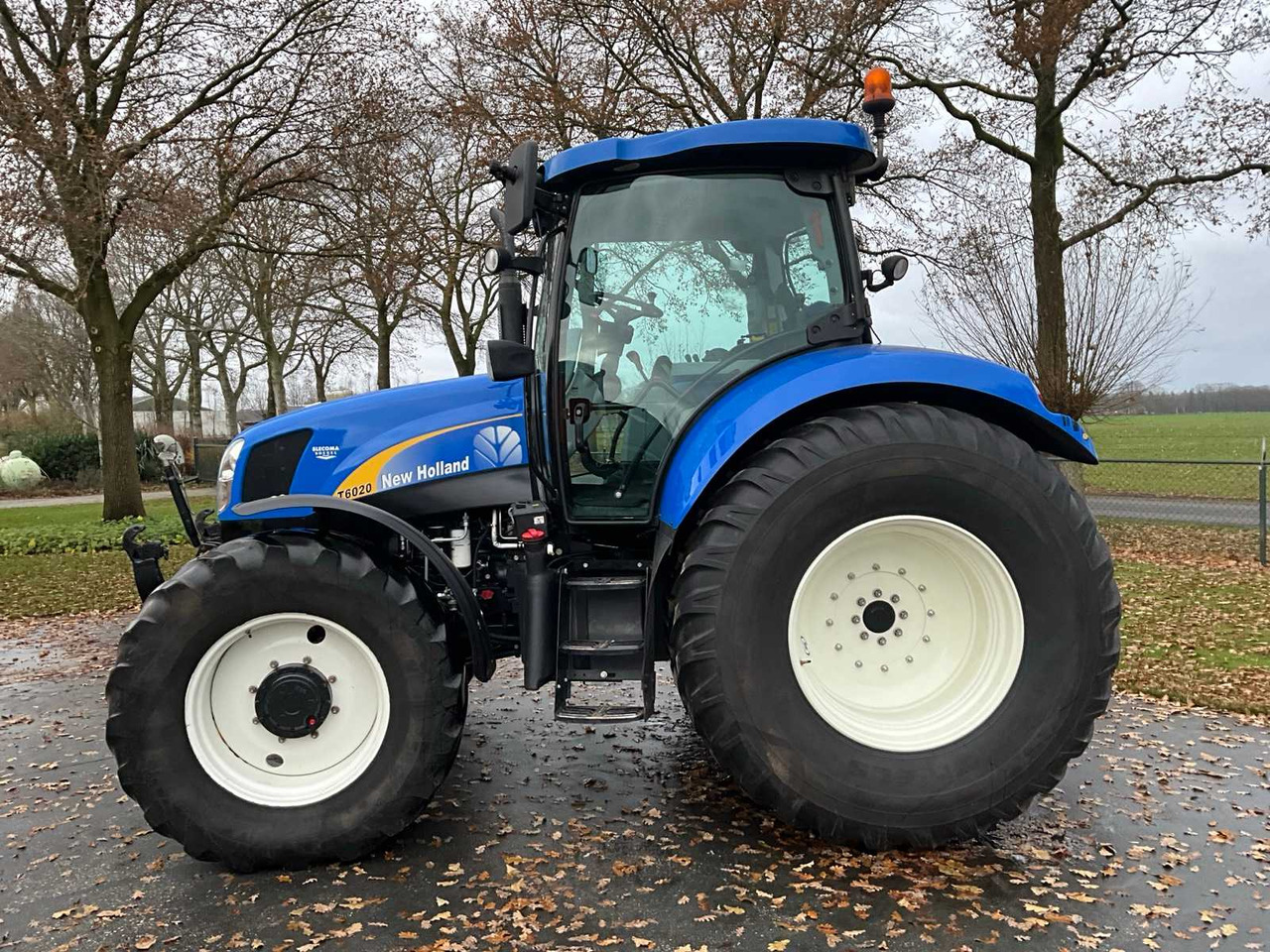 Tractor agricol 2011 NEW HOLLAND T6020 ELITE FOUR WHEEL DRIVE FARM TRACTOR: Foto 8