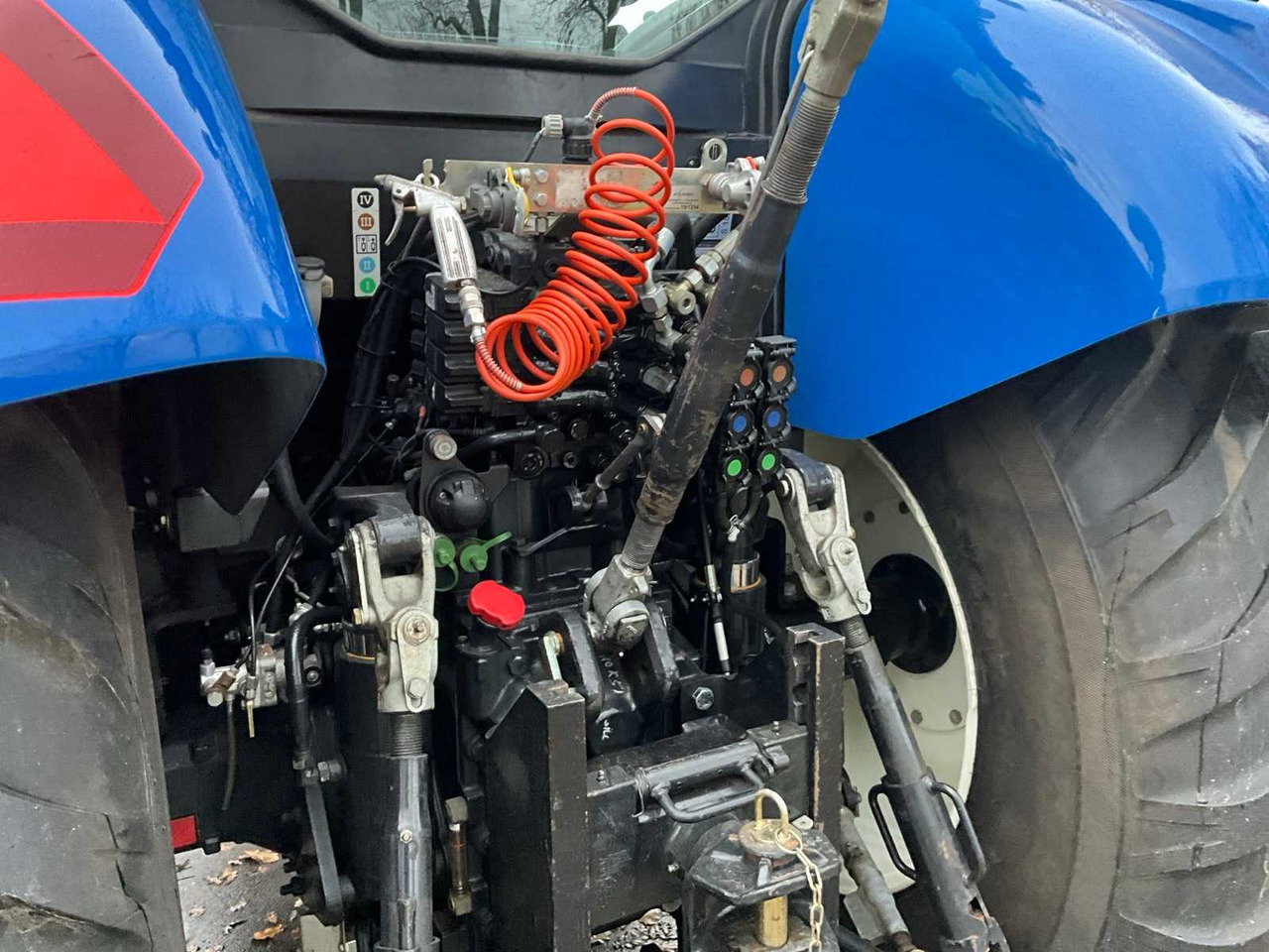 Tractor agricol 2011 NEW HOLLAND T6020 ELITE FOUR WHEEL DRIVE FARM TRACTOR: Foto 10