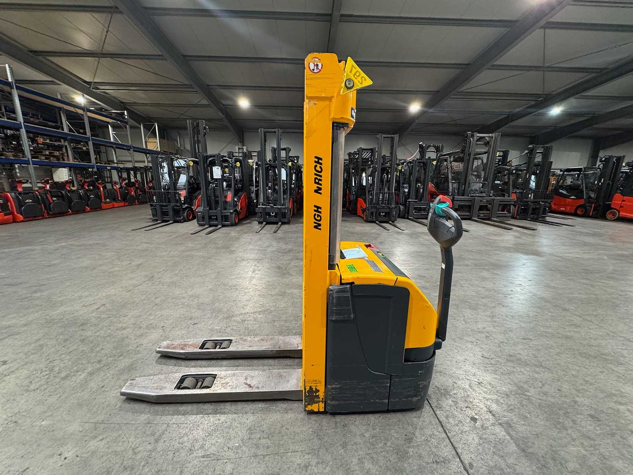 2011 SERVICE 09/2026 JUNGHEINRICH EJC220 2,000KG STACKER PALLET TRUCK ANT FREE LIFT - Motostivuitor: Foto 1 2011 SERVICE 09/2026 JUNGHEINRICH EJC220 2,000KG STACKER PALLET TRUCK ANT FREE LIFT - Motostivuitor: Foto 1