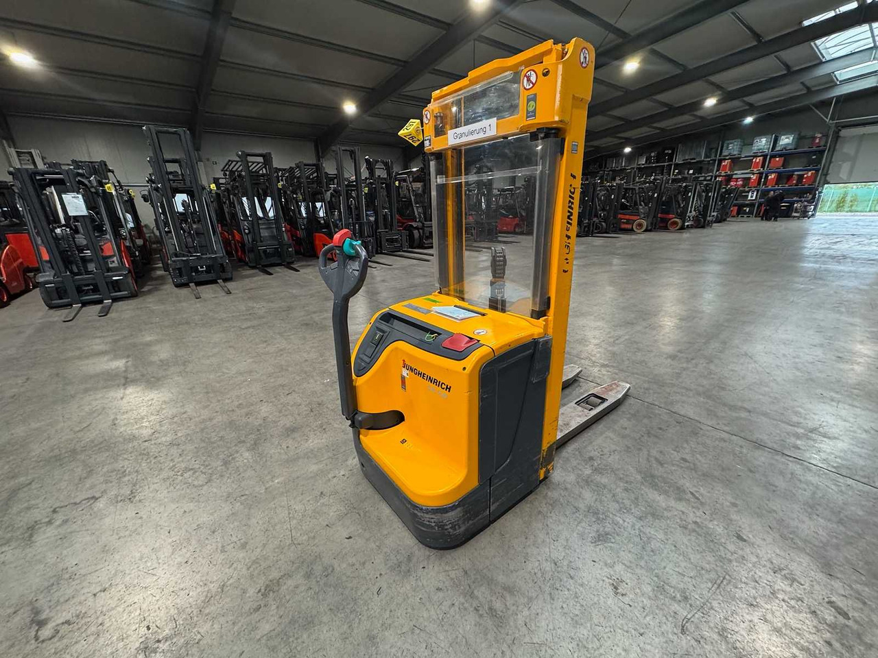 2011 SERVICE 09/2026 JUNGHEINRICH EJC220 2,000KG STACKER PALLET TRUCK ANT FREE LIFT - Motostivuitor: Foto 2 2011 SERVICE 09/2026 JUNGHEINRICH EJC220 2,000KG STACKER PALLET TRUCK ANT FREE LIFT - Motostivuitor: Foto 2