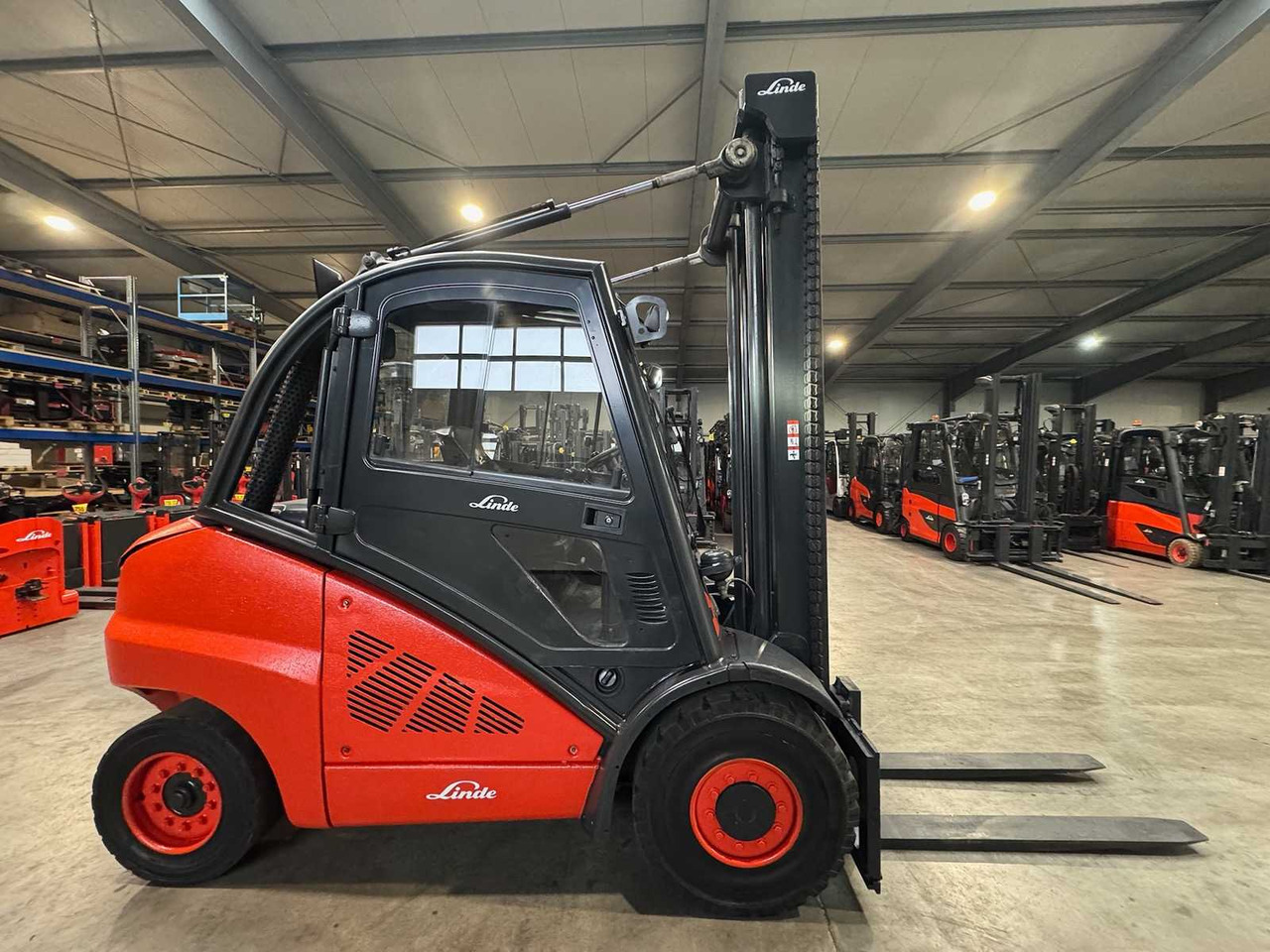 2011 SERVICE 11/2026 LINDE H50D 5.000KG 3.+4. VALVE DIESEL FORKLIFT FORKLIFT - Motostivuitor: Foto 4 2011 SERVICE 11/2026 LINDE H50D 5.000KG 3.+4. VALVE DIESEL FORKLIFT FORKLIFT - Motostivuitor: Foto 4