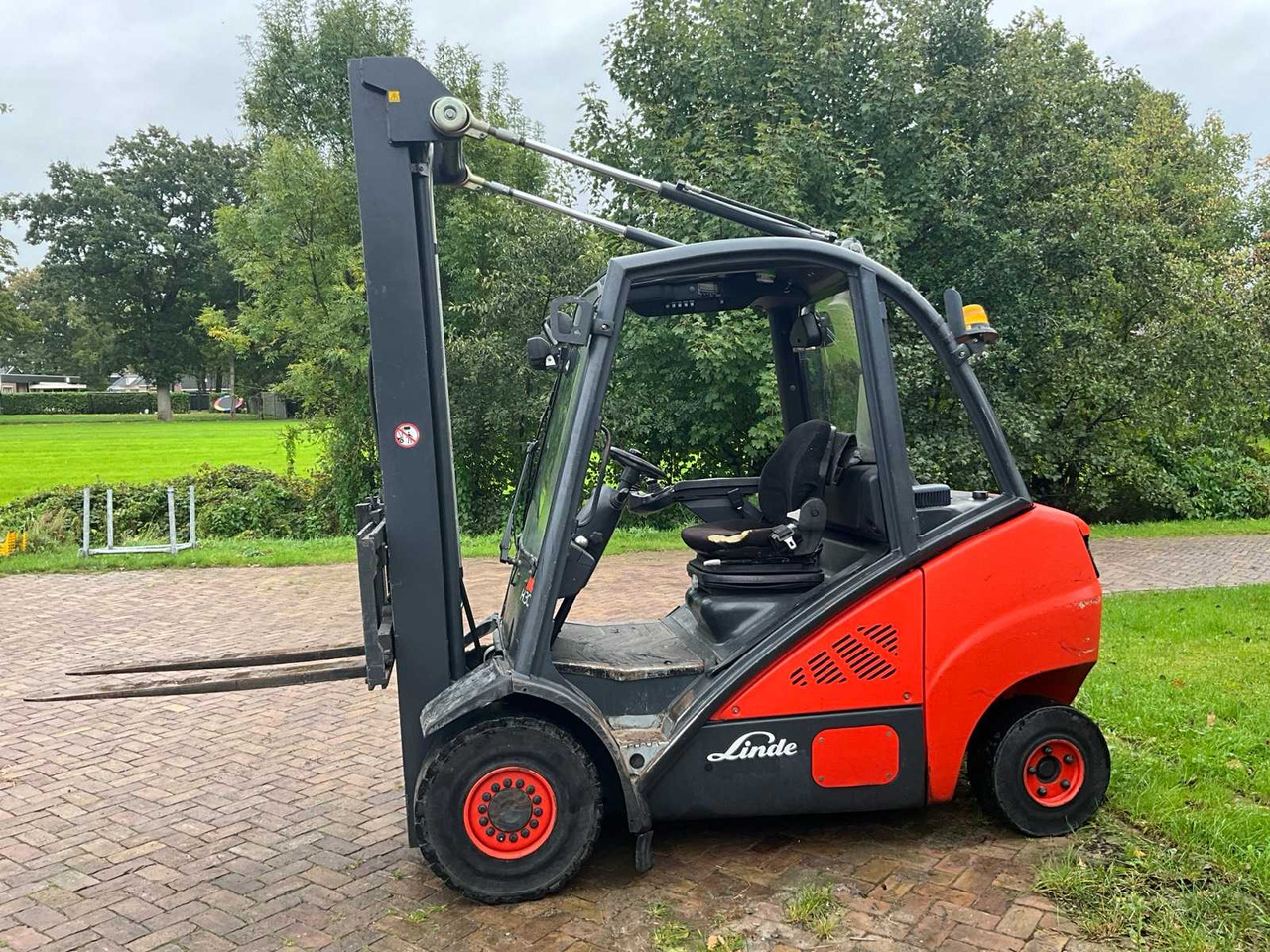 2012 - LINDE - HD30 - 3 TON - DIESEL - FORKLIFT TRUCK - Motostivuitor: Foto 5 2012 - LINDE - HD30 - 3 TON - DIESEL - FORKLIFT TRUCK - Motostivuitor: Foto 5