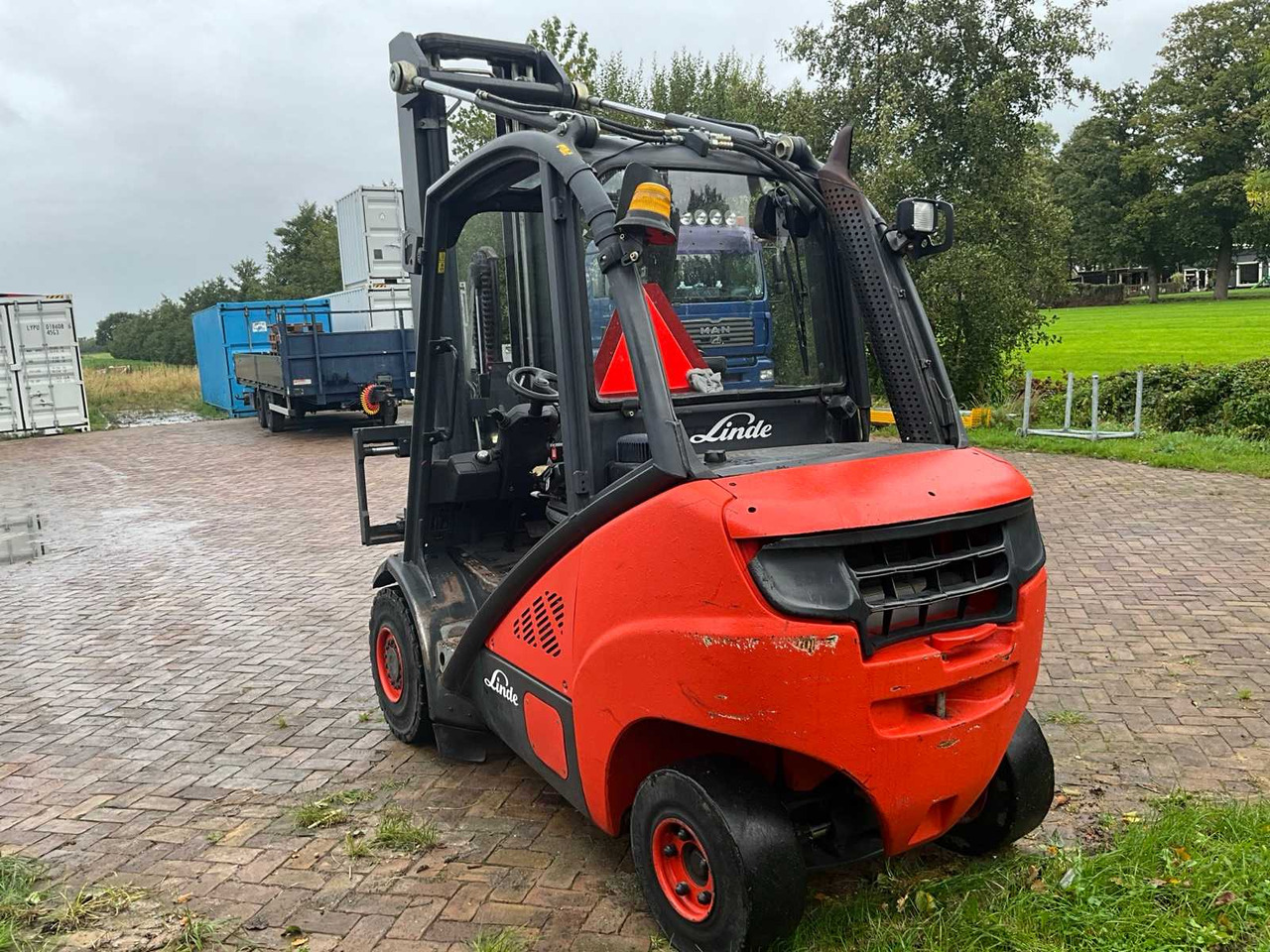 2012 - LINDE - HD30 - 3 TON - DIESEL - FORKLIFT TRUCK - Motostivuitor: Foto 3 2012 - LINDE - HD30 - 3 TON - DIESEL - FORKLIFT TRUCK - Motostivuitor: Foto 3