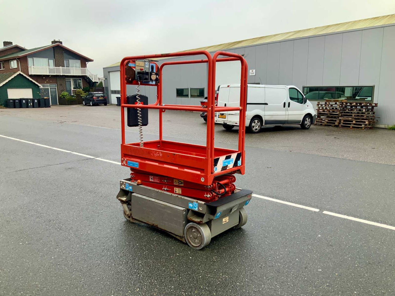 2016 IMER/ITECO EASY UP5SP AERIAL WORK PLATFORM - Autopropulsată platformă: Foto 4 2016 IMER/ITECO EASY UP5SP AERIAL WORK PLATFORM - Autopropulsată platformă: Foto 4