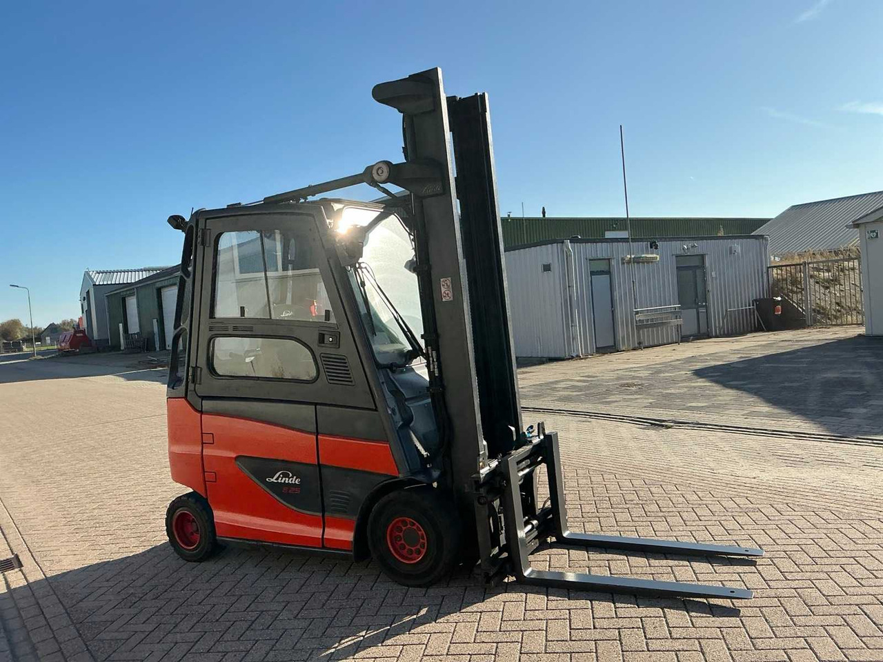 2017 LINDE E25PH-01/600 FORKLIFT - Motostivuitor: Foto 5 2017 LINDE E25PH-01/600 FORKLIFT - Motostivuitor: Foto 5