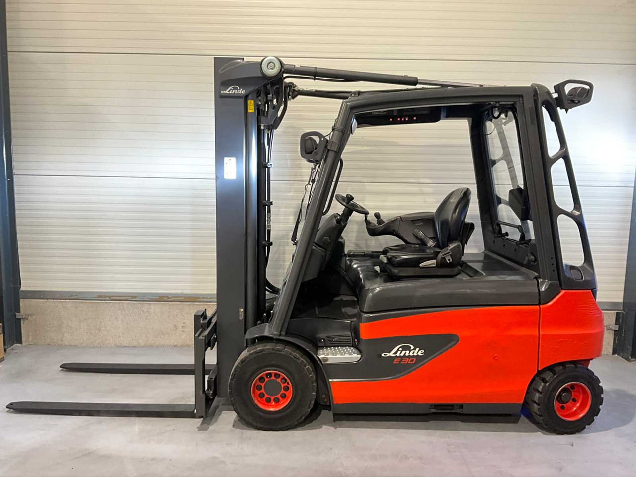 2017 LINDE E30L-01 3000KG FORKLIFT - Motostivuitor: Foto 2 2017 LINDE E30L-01 3000KG FORKLIFT - Motostivuitor: Foto 2