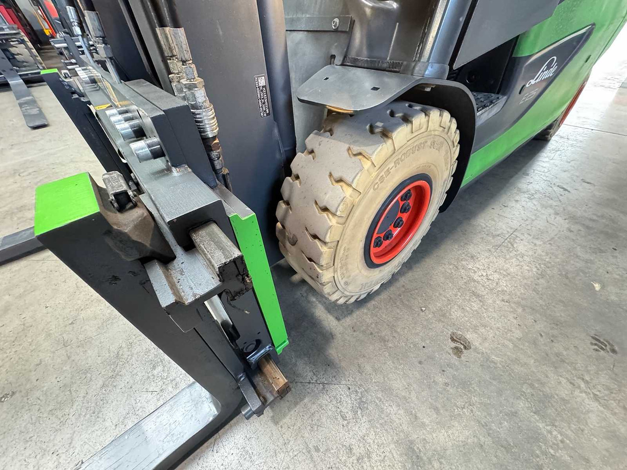 Motostivuitor 2017 SERVICE + UVV 07/2026 LINDE E25L 2.500KG EVO 3.+4.: Foto 12 Motostivuitor 2017 SERVICE + UVV 07/2026 LINDE E25L 2.500KG EVO 3.+4.: Foto 12