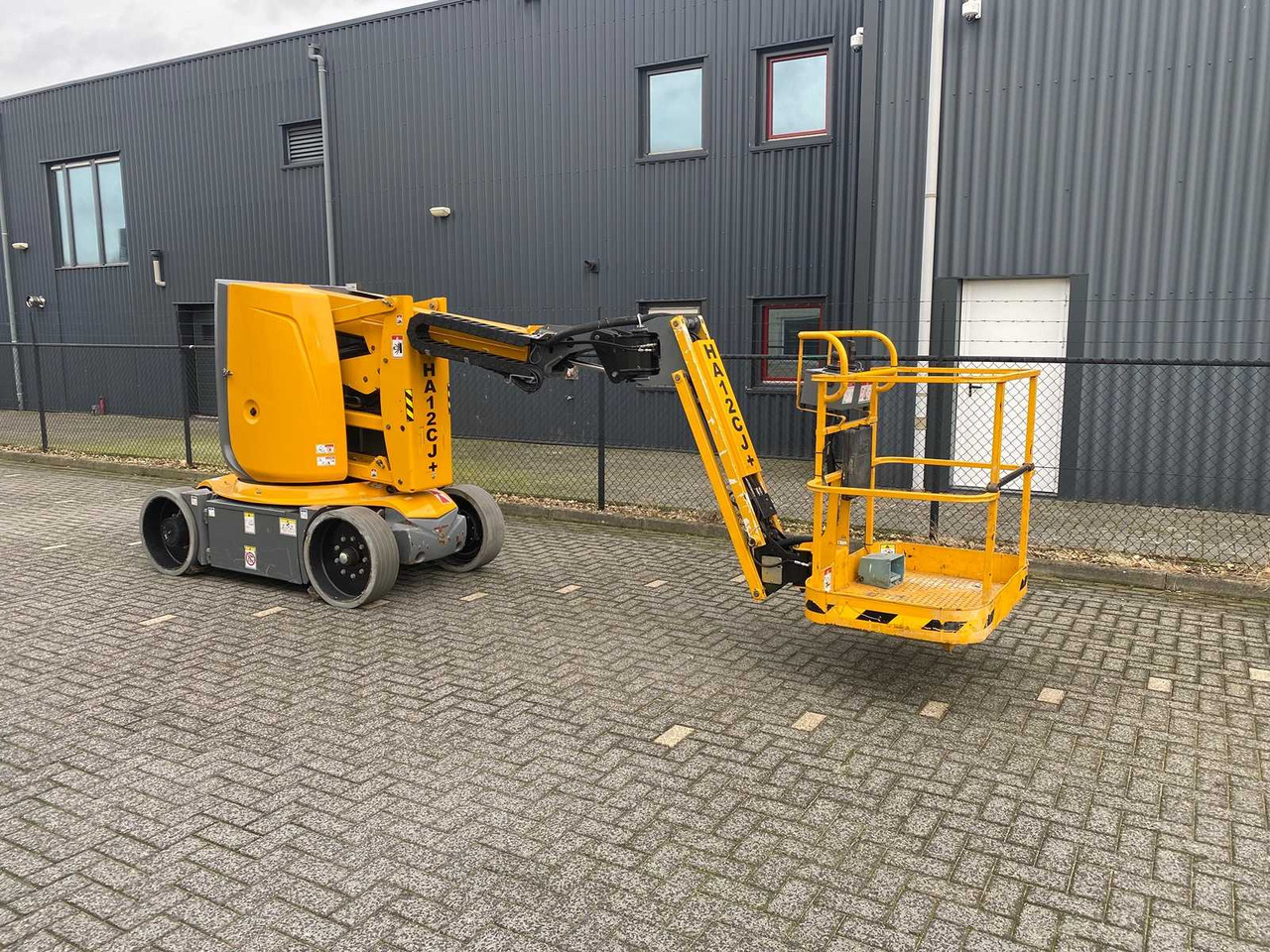 2019 HAULOTTE HA12CJ+ AERIAL PLATFORM - Autopropulsată platformă: Foto 4 2019 HAULOTTE HA12CJ+ AERIAL PLATFORM - Autopropulsată platformă: Foto 4