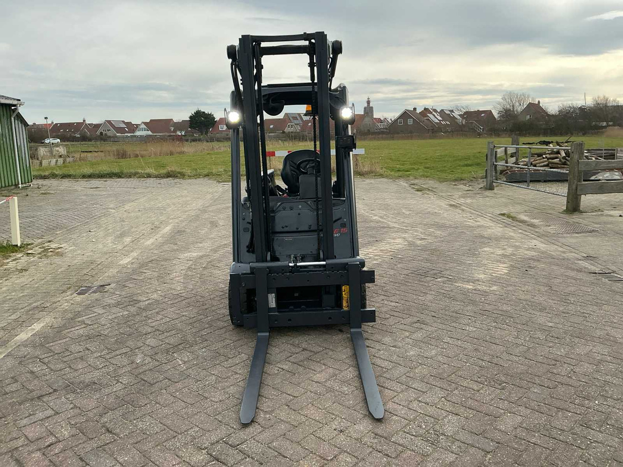 2019 LINDE E15-02 FORKLIFT - Motostivuitor: Foto 3 2019 LINDE E15-02 FORKLIFT - Motostivuitor: Foto 3
