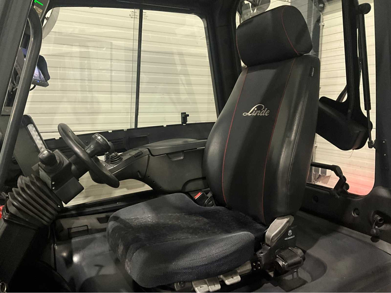 Motostivuitor 2019 LINDE E30HL-01/600 3000KG SPOON ADJUSTER BATTERY 2023 FORKLIFT: Foto 14 Motostivuitor 2019 LINDE E30HL-01/600 3000KG SPOON ADJUSTER BATTERY 2023 FORKLIFT: Foto 14