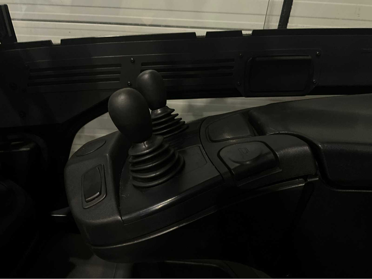 Motostivuitor 2019 LINDE E30HL-01/600 3000KG SPOON ADJUSTER BATTERY 2023 FORKLIFT: Foto 13 Motostivuitor 2019 LINDE E30HL-01/600 3000KG SPOON ADJUSTER BATTERY 2023 FORKLIFT: Foto 13