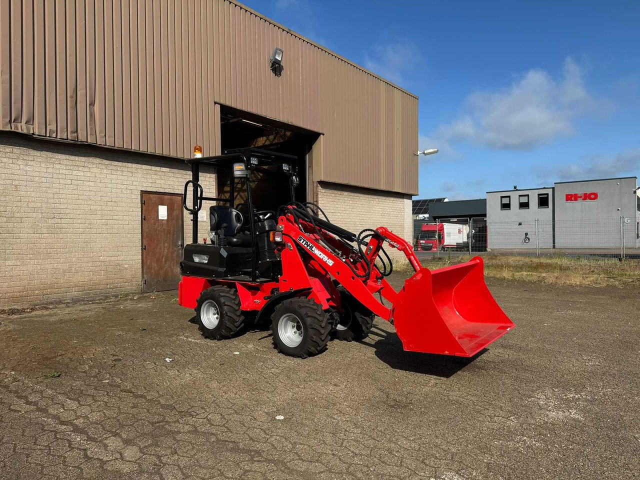 2024 STAHLWORKS R906 SHOVEL - Încărcător frontal pe pneuri: Foto 1 2024 STAHLWORKS R906 SHOVEL - Încărcător frontal pe pneuri: Foto 1