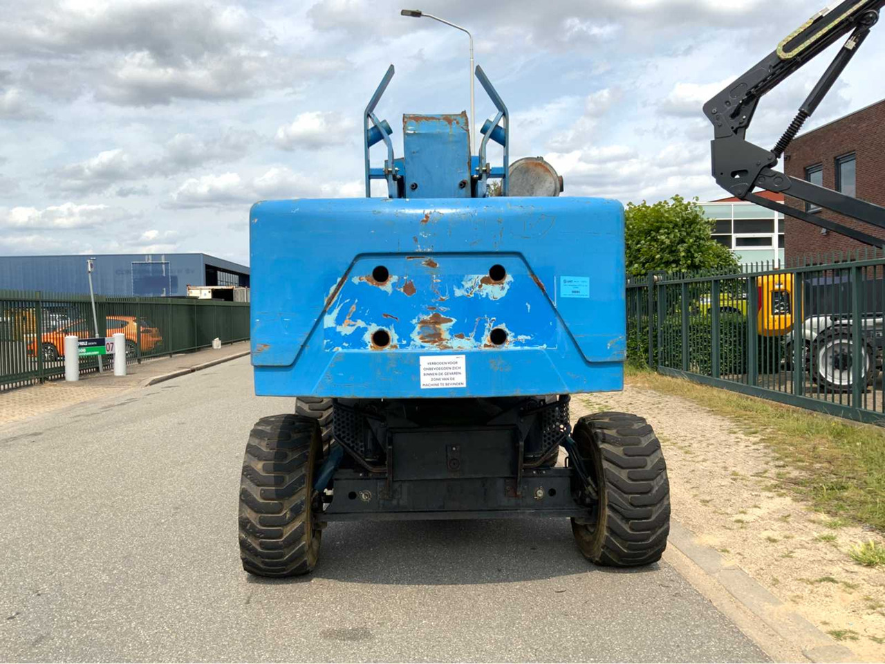 AICHI - SP21AJ - AERIAL PLATFORM DIESEL 23 METERS WORKING HEIGHT - Autopropulsată platformă: Foto 5 AICHI - SP21AJ - AERIAL PLATFORM DIESEL 23 METERS WORKING HEIGHT - Autopropulsată platformă: Foto 5