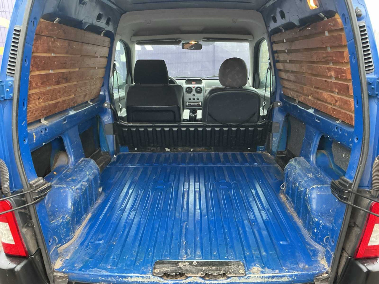 2006 - CITROEN - BERLINGO - 1.6 HDI 600 - COMMERCIAL VEHICLE - Autoutilitară: Foto 5 2006 - CITROEN - BERLINGO - 1.6 HDI 600 - COMMERCIAL VEHICLE - Autoutilitară: Foto 5