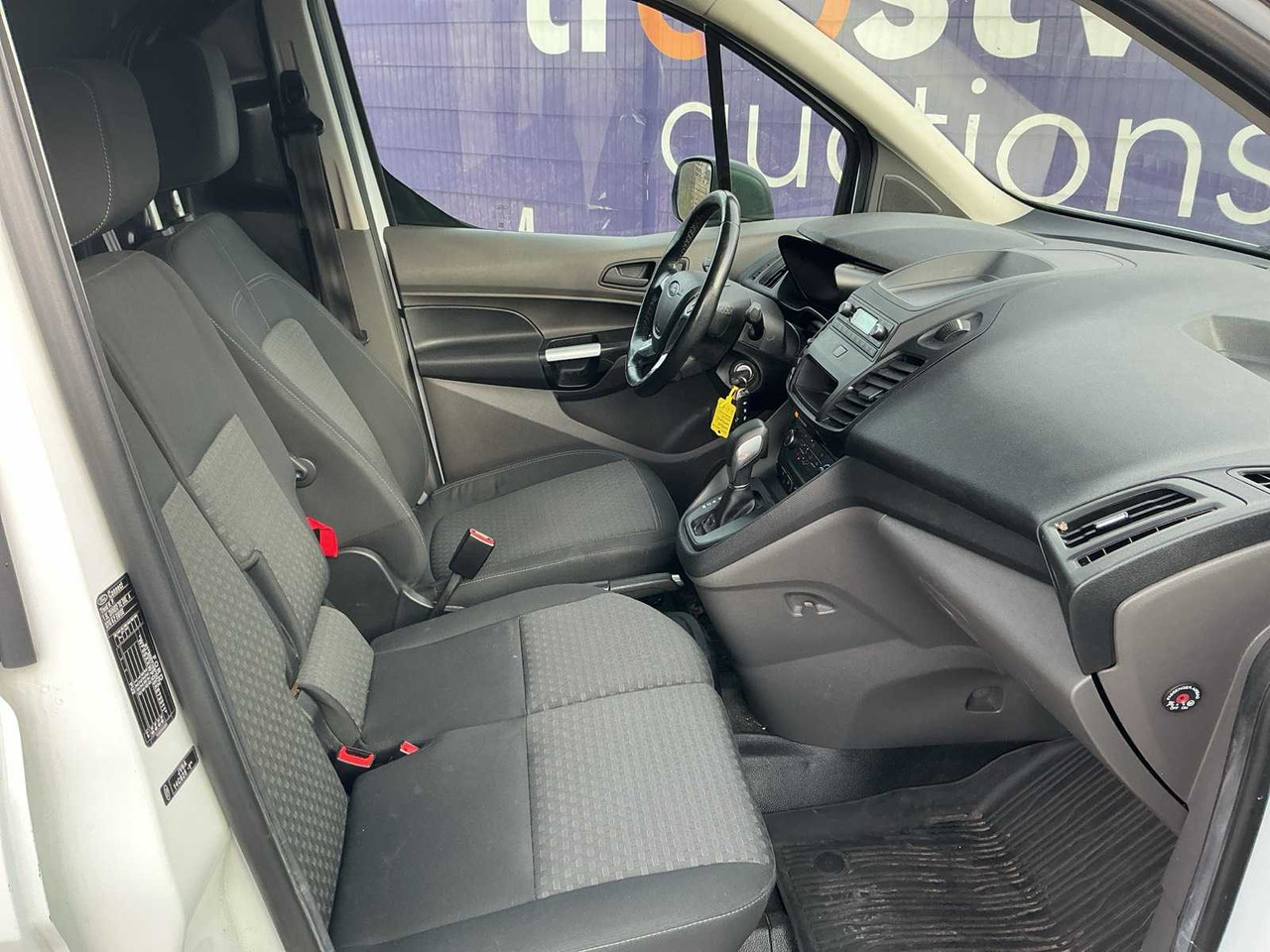 2019 - FORD - TRANSIT CONNECT - 1.5 ECOBLUE L2 TREND - COMMERCIAL VEHICLE - Autoutilitară: Foto 5 2019 - FORD - TRANSIT CONNECT - 1.5 ECOBLUE L2 TREND - COMMERCIAL VEHICLE - Autoutilitară: Foto 5