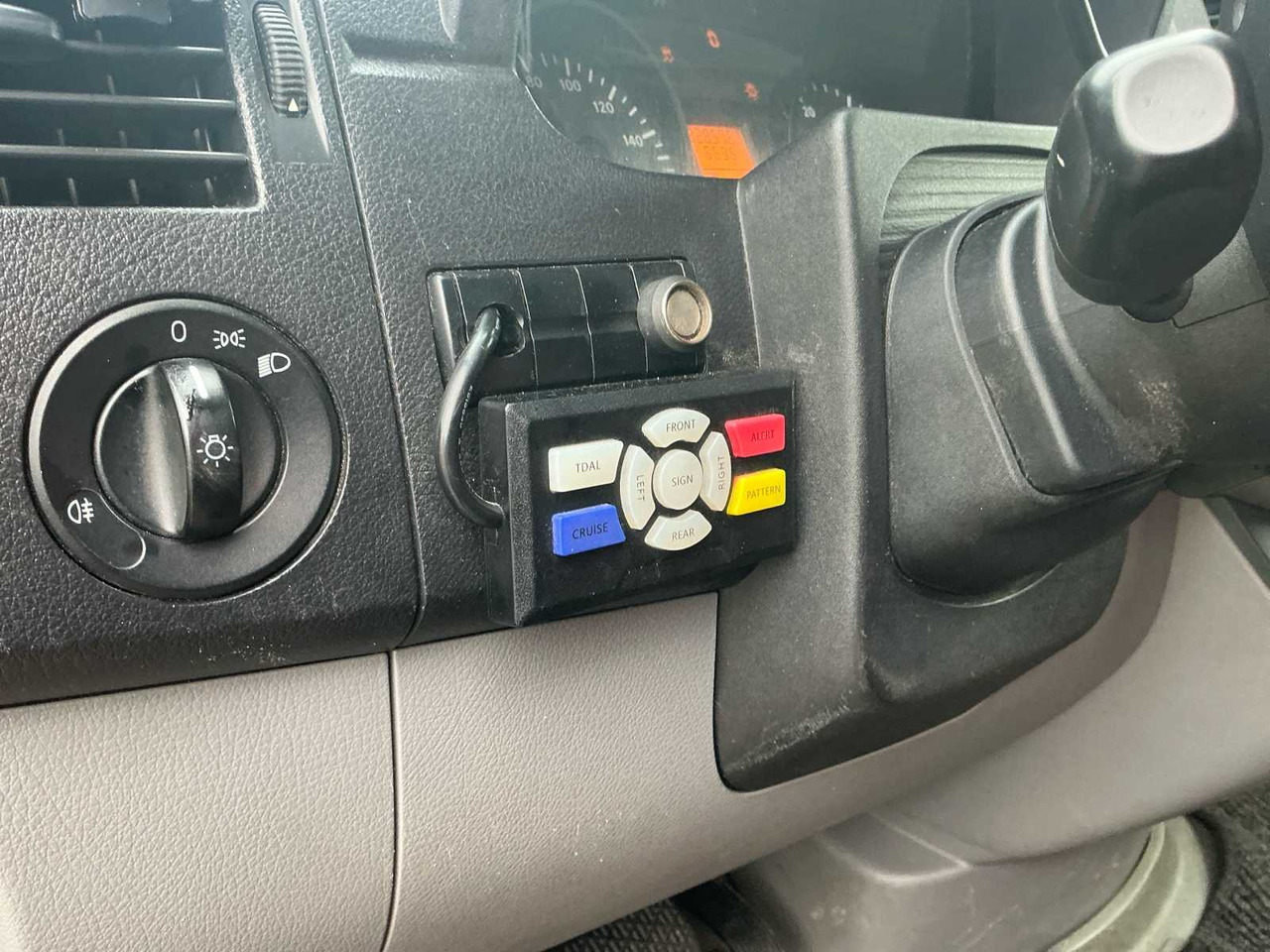 Autoutilitară MERCEDES-BENZ SPRINTER 319 3.0 CDI 432 COMMERCIAL VEHICLE: Foto 29 Autoutilitară MERCEDES-BENZ SPRINTER 319 3.0 CDI 432 COMMERCIAL VEHICLE: Foto 29