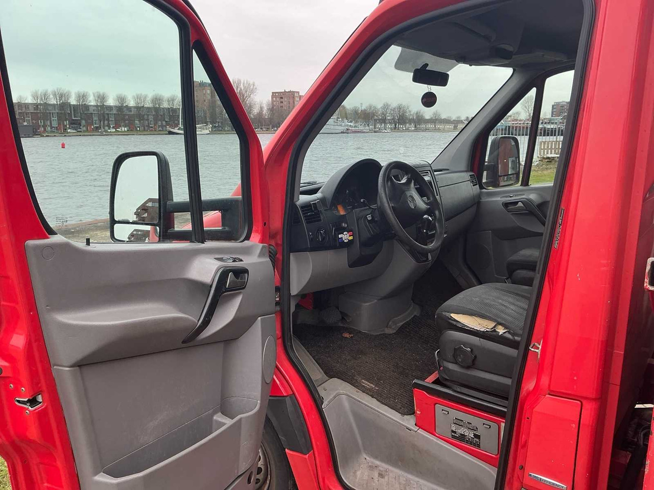 Autoutilitară MERCEDES-BENZ SPRINTER 319 3.0 CDI 432 COMMERCIAL VEHICLE: Foto 24 Autoutilitară MERCEDES-BENZ SPRINTER 319 3.0 CDI 432 COMMERCIAL VEHICLE: Foto 24