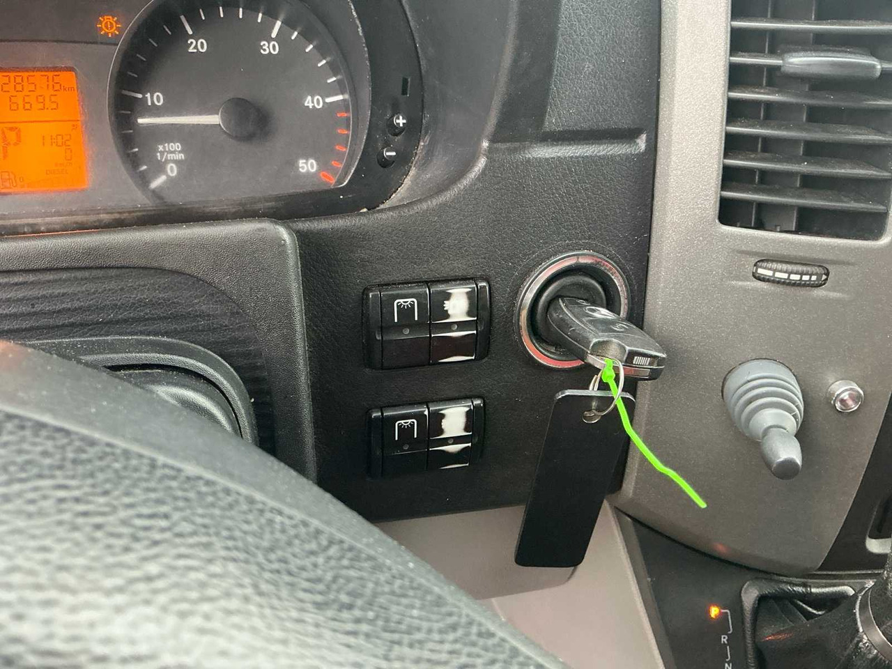 Autoutilitară MERCEDES-BENZ SPRINTER 319 3.0 CDI 432 COMMERCIAL VEHICLE: Foto 30 Autoutilitară MERCEDES-BENZ SPRINTER 319 3.0 CDI 432 COMMERCIAL VEHICLE: Foto 30