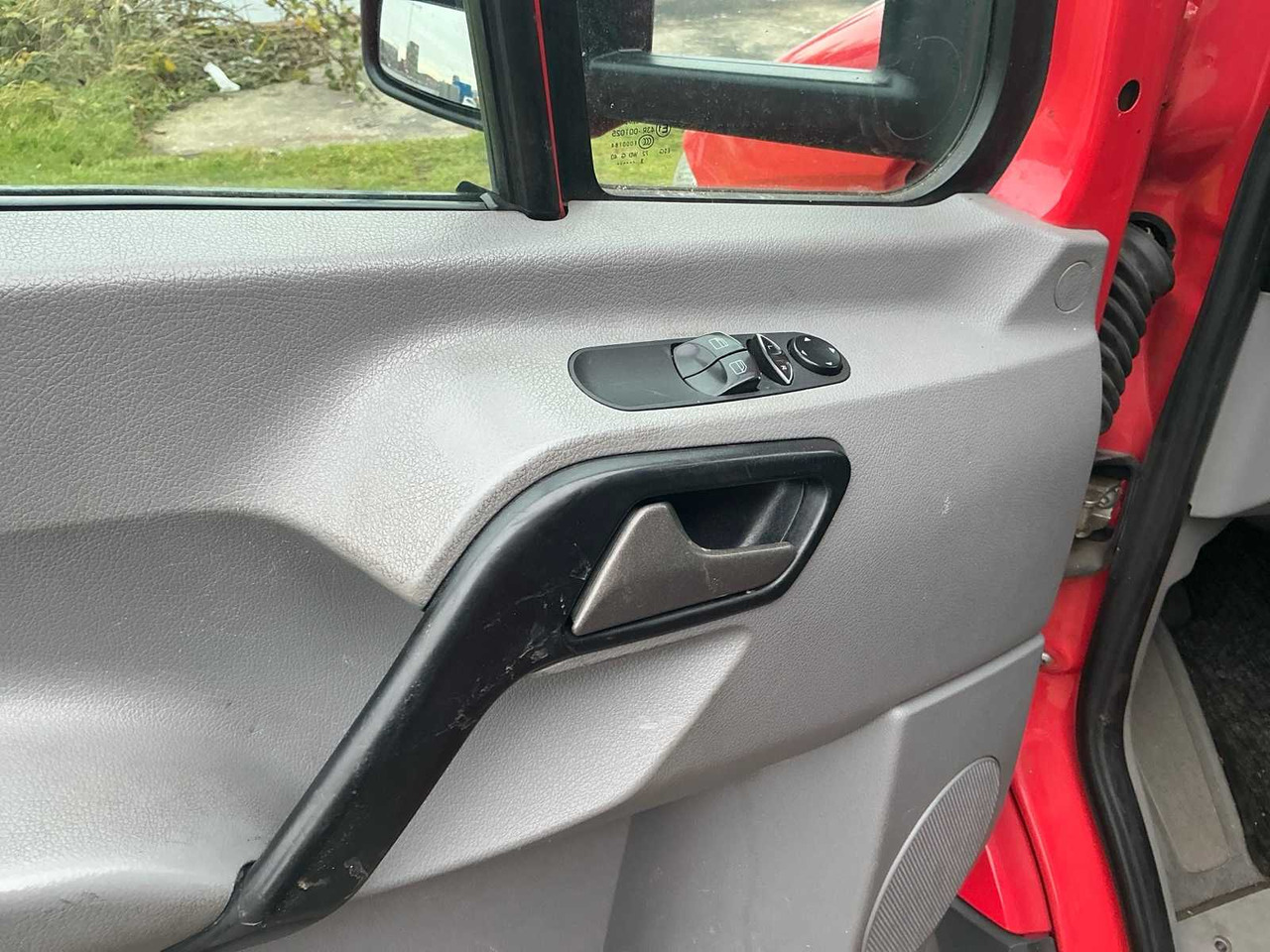 Autoutilitară MERCEDES-BENZ SPRINTER 319 3.0 CDI 432 COMMERCIAL VEHICLE: Foto 25 Autoutilitară MERCEDES-BENZ SPRINTER 319 3.0 CDI 432 COMMERCIAL VEHICLE: Foto 25