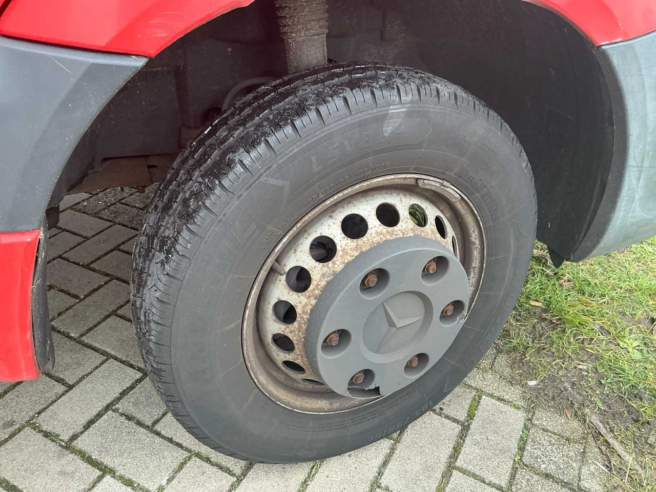 Autoutilitară MERCEDES-BENZ SPRINTER 319 3.0 CDI 432 COMMERCIAL VEHICLE: Foto 15 Autoutilitară MERCEDES-BENZ SPRINTER 319 3.0 CDI 432 COMMERCIAL VEHICLE: Foto 15