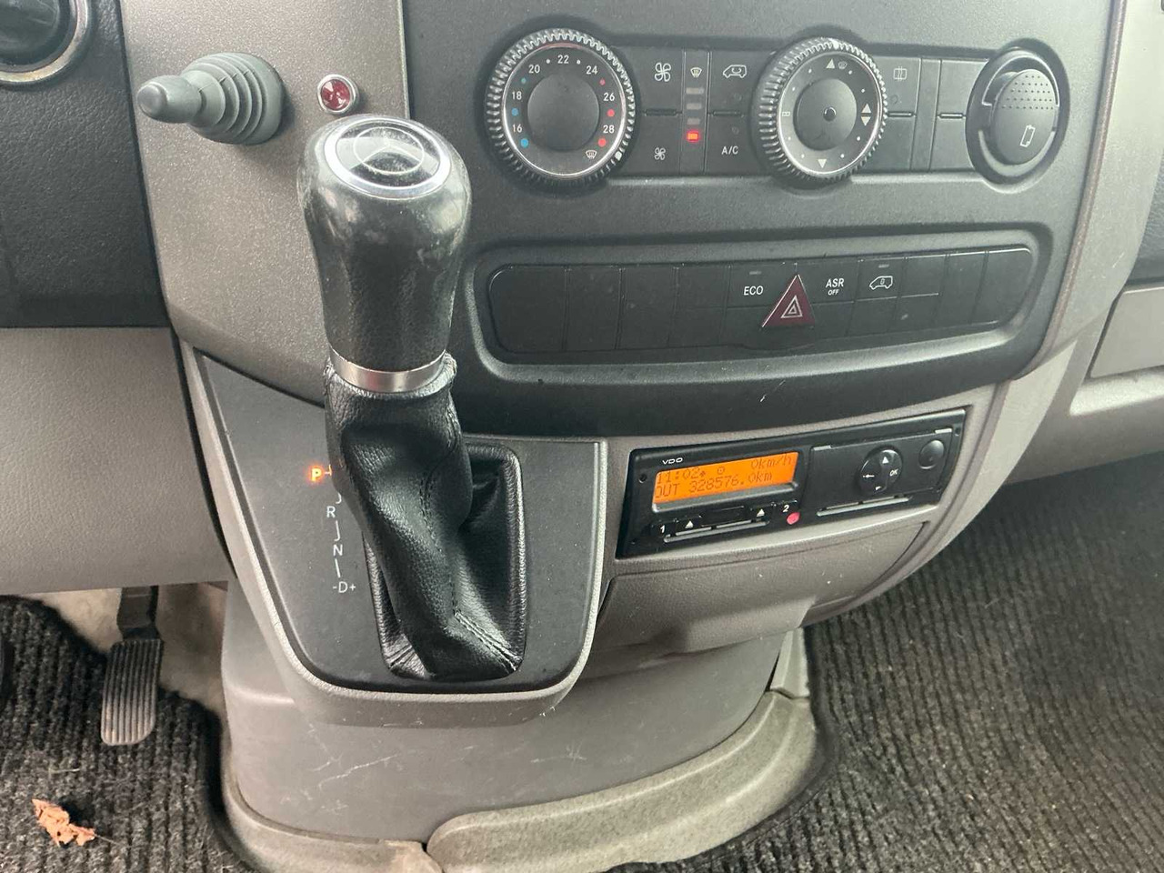 Autoutilitară MERCEDES-BENZ SPRINTER 319 3.0 CDI 432 COMMERCIAL VEHICLE: Foto 33 Autoutilitară MERCEDES-BENZ SPRINTER 319 3.0 CDI 432 COMMERCIAL VEHICLE: Foto 33