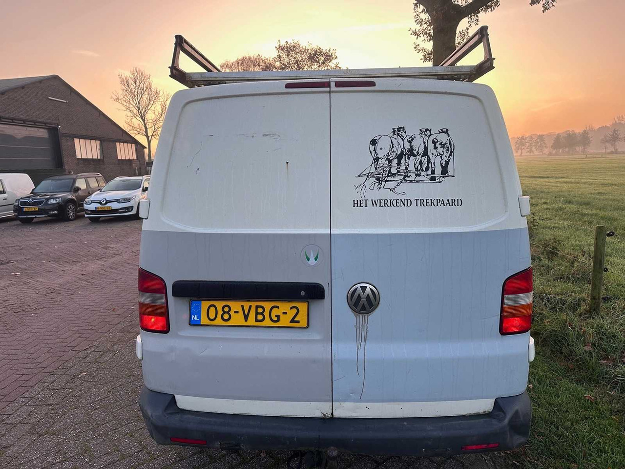 VOLKSWAGEN - TRANSPORTER T5 2.5 TDI 340 - 08-VBG-2 - Autoutilitară: Foto 5 VOLKSWAGEN - TRANSPORTER T5 2.5 TDI 340 - 08-VBG-2 - Autoutilitară: Foto 5