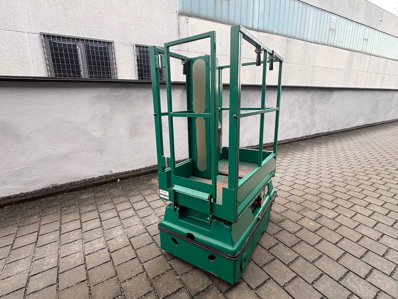 BRAVIISOL LUI M. S.I - AERIAL WORK PLATFORM / MAST LIFT (2010) - Autopropulsată platformă: Foto 4 BRAVIISOL LUI M. S.I - AERIAL WORK PLATFORM / MAST LIFT (2010) - Autopropulsată platformă: Foto 4