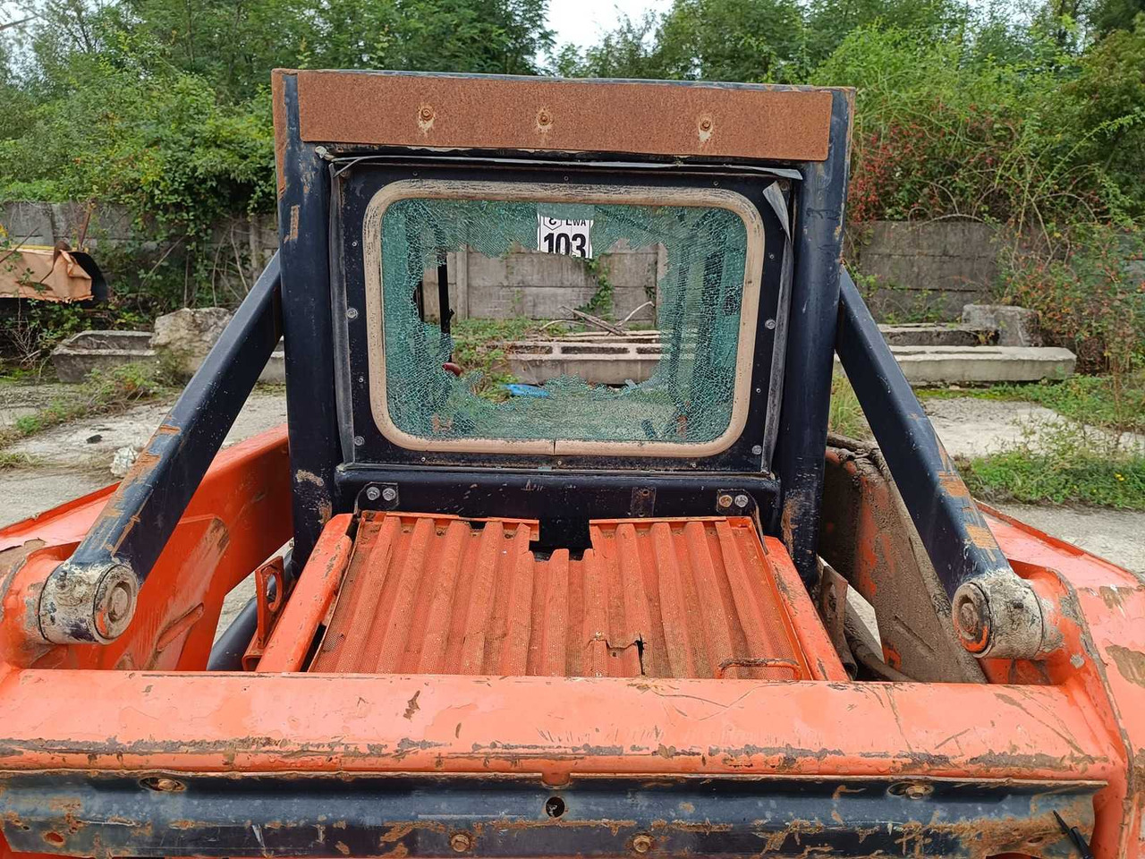 FIAT-HITACHI - SL45B - SKID STEER LOADER - 1998 - Mini încărcător pe şenile: Foto 2 FIAT-HITACHI - SL45B - SKID STEER LOADER - 1998 - Mini încărcător pe şenile: Foto 2