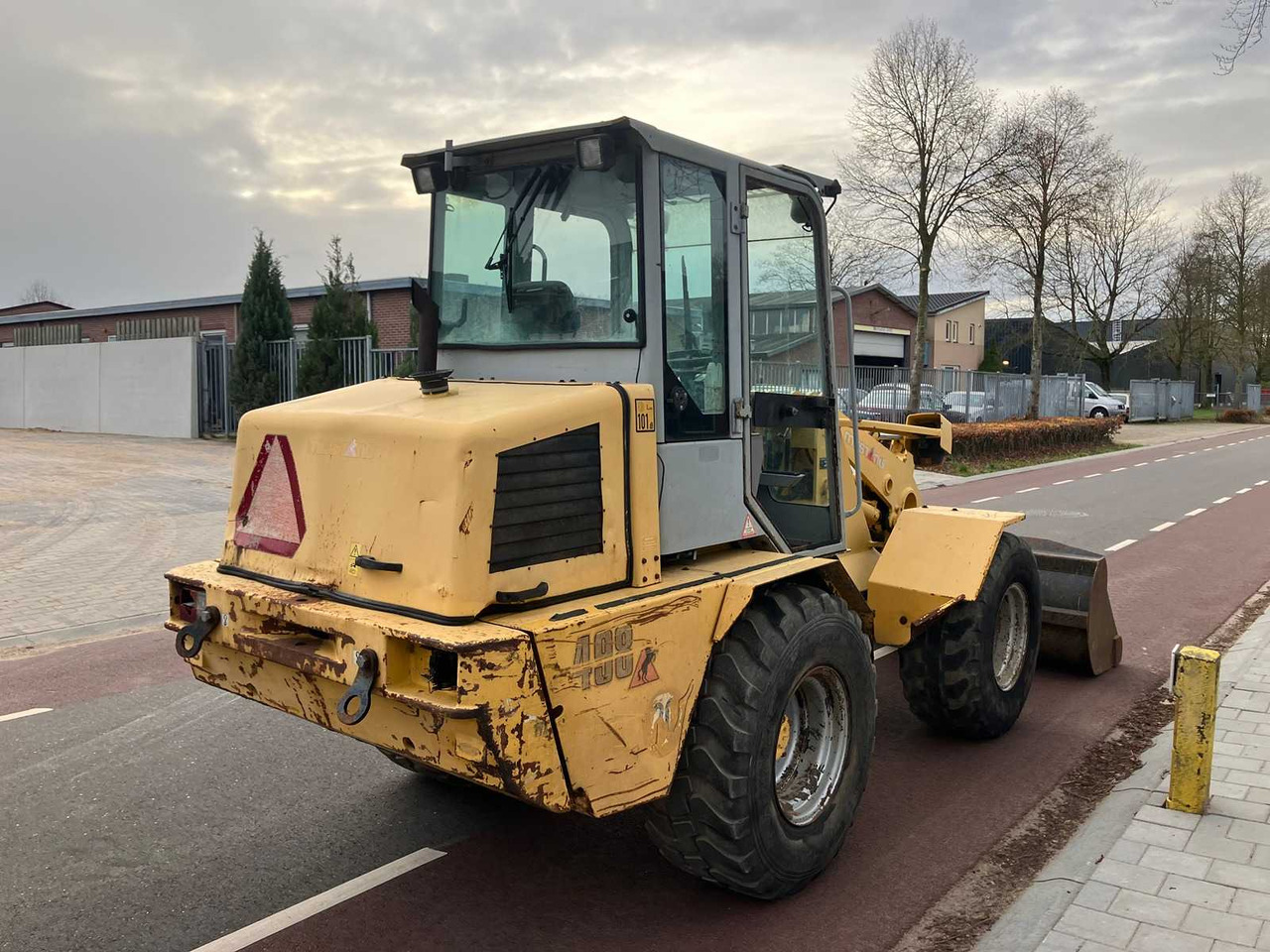 GEHL EUROPE - 2006 - KL498 - SHOVEL - Încărcător frontal pe pneuri: Foto 5 GEHL EUROPE - 2006 - KL498 - SHOVEL - Încărcător frontal pe pneuri: Foto 5