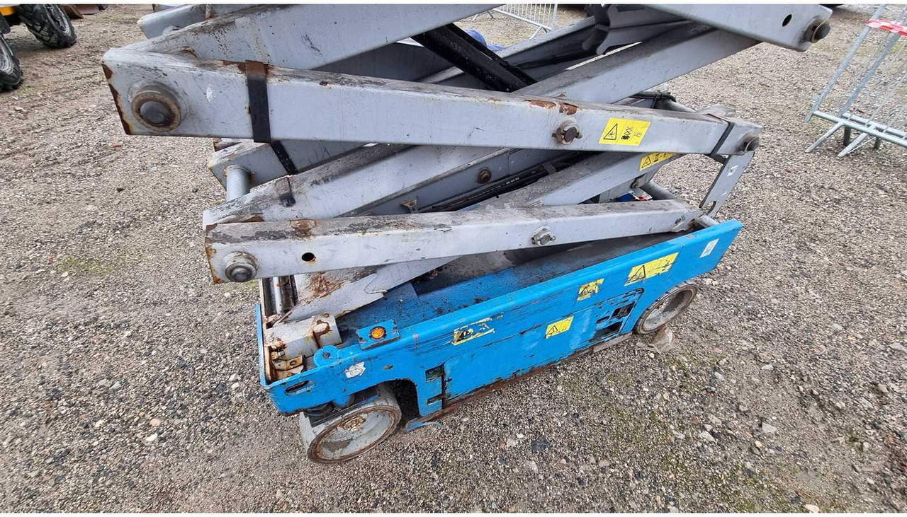 Autopropulsată platformă GENIE - GS-1530 - AERIAL WORK PLATFORMS - 2015 (77293888): Foto 16