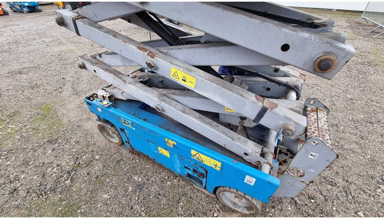 Autopropulsată platformă GENIE - GS-1530 - AERIAL WORK PLATFORMS - 2015 (77293888): Foto 15