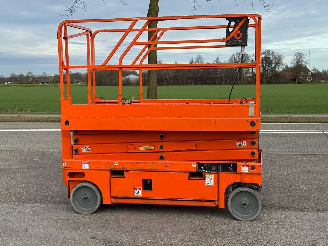 HAULOTTE - 2007 - COMPACT 10 - AERIAL PLATFORM - Autopropulsată platformă: Foto 2 HAULOTTE - 2007 - COMPACT 10 - AERIAL PLATFORM - Autopropulsată platformă: Foto 2