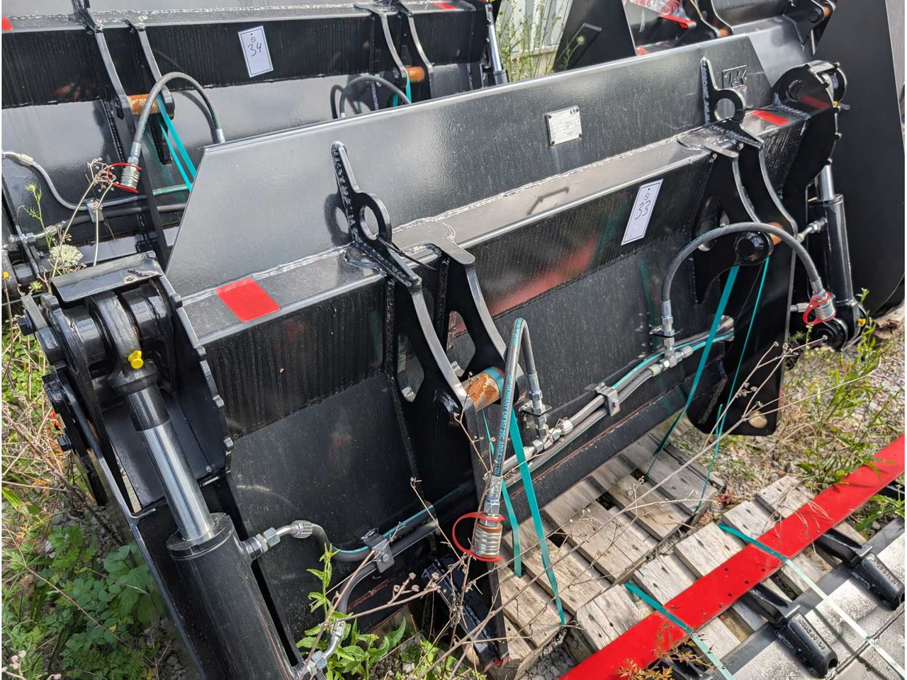 L&K - GS V80 - 2023 - UNI BUCKET WITH TEETH - AS - 1850 MM - 0.8 CBM - Încărcător frontal pe pneuri: Foto 3 L&K - GS V80 - 2023 - UNI BUCKET WITH TEETH - AS - 1850 MM - 0.8 CBM - Încărcător frontal pe pneuri: Foto 3